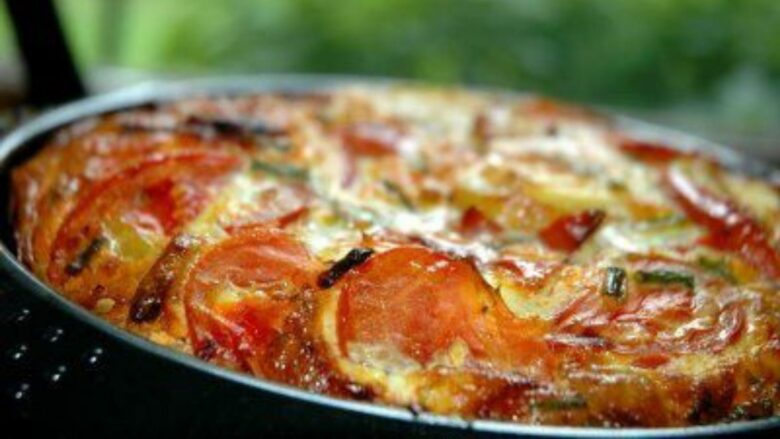omelette aux tomates du jardin chorizo pommes de terre et feta par christine heimburger