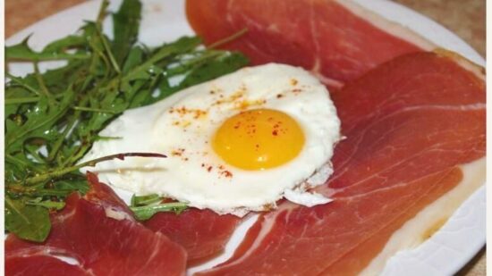 assiette du pays basque jambon de bayonne laurent petricorena et piment despelette sakari