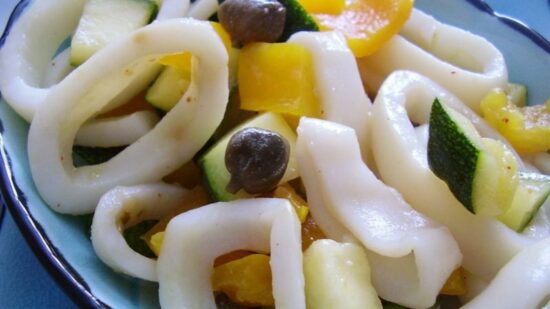 antipasti de calamars au piment despelette petricorena