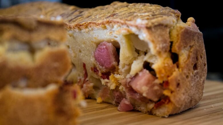 cake au jambon de bayonne et au confit doignon laurent petricorena