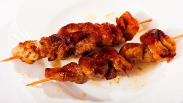 roules de poulet grilles a la sauce basque sakari