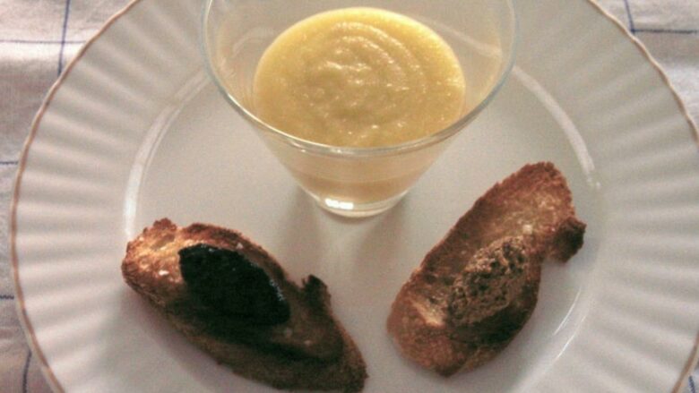 verrine de puree dail aux tapenades de piments despelette sakari