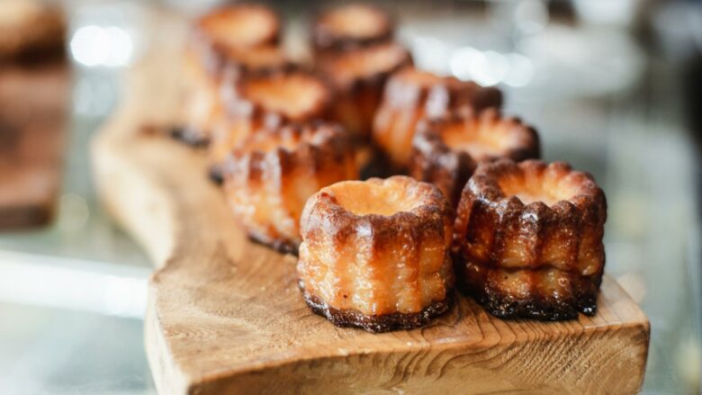 canneles au foie gras et magret de canard seche