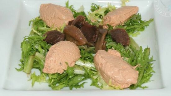 mousse de tomate au basilic et ses gesiers de canard confits petricorena