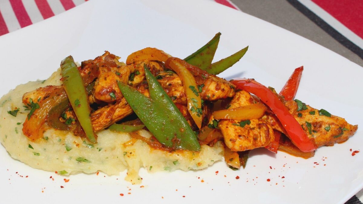 blanc de poulet fermier marine a la sauce sakari curry par stephane garcia