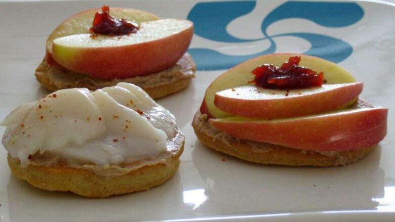 toast au foie gras st jacques pomme et confiture de piment 2