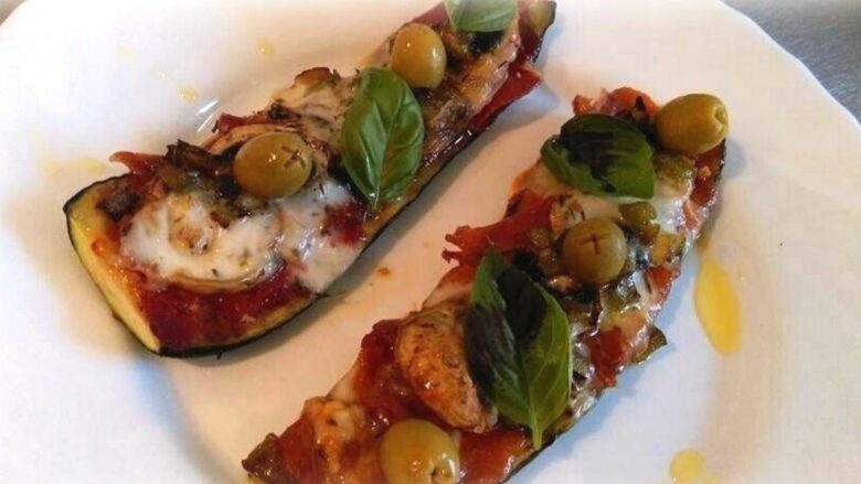 courgettes pizz au jamon manex et a la sauce tomato sakari